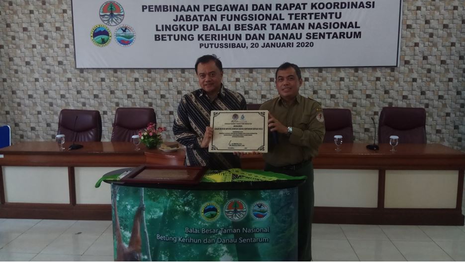 Dirjen KSDAE Resmikan  Kapal Bandong Wisata “SENTARUM CRUISE”
